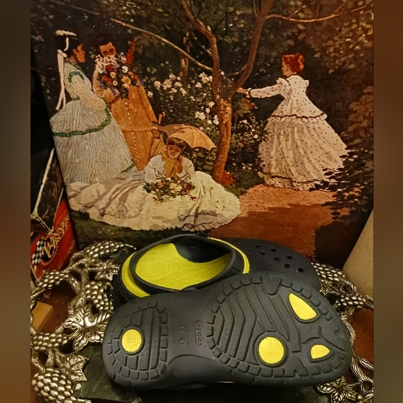 🩴🩴CROCS Dual Comfort Black&Yellow Sandals,Women 7,Nice Gift 🎁 Giving!! - Picture 2 of 8